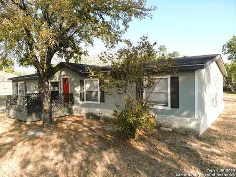 508 N UPSON DR, Devine, TX 78016