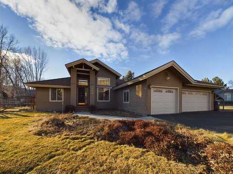 340 Tendoy St, Bellevue, ID 83313