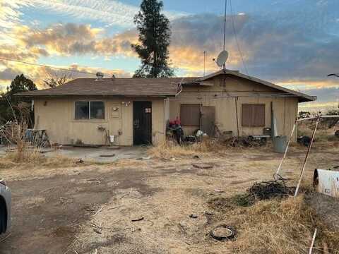 588 Crawford Avenue, Porterville, CA 93257