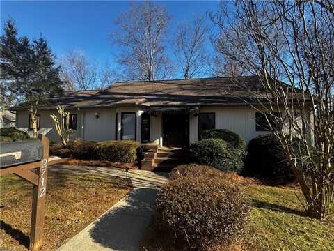 2712 Merry Oaks Trail, Winston Salem, NC 27103