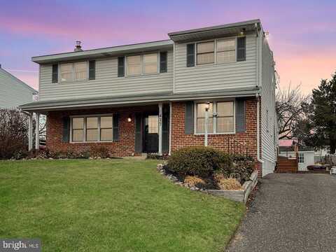 417 FARNSWORTH DRIVE, BROOMALL, PA 19008