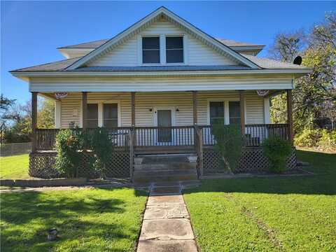 426 N Houston Street, Lorena, TX 76655