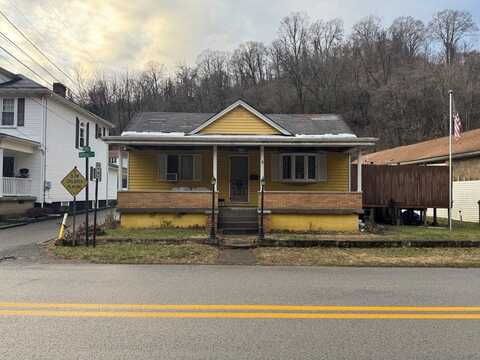 111 Roosevelt Avenue, Benwood, WV 26031