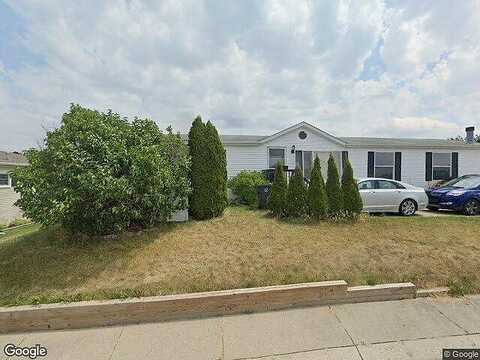Salem Ct, Hartland, MI 48353