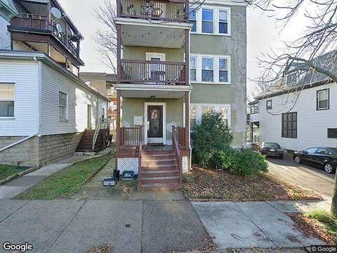 E Thurston St #E, Somerville, MA 02145