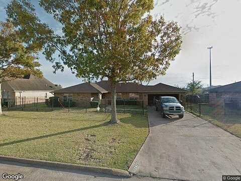 Dauphine Pl., Beaumont, TX 77705