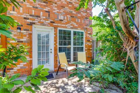 Roaring Springs, FORT WORTH, TX 76114