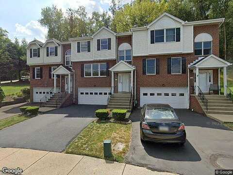 Karen, MONROEVILLE, PA 15146