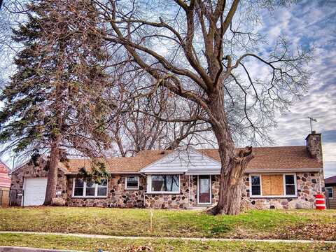 74Th, MILWAUKEE, WI 53216
