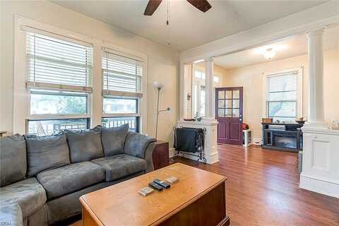 Lorengo, NORFOLK, VA 23503