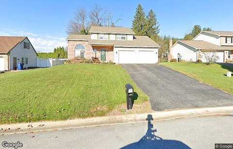 Foxchase, LEBANON, PA 17042