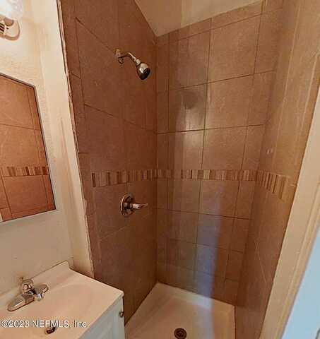 Mcquade, JACKSONVILLE, FL 32209