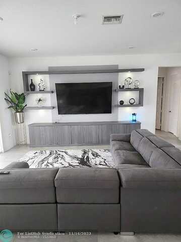 Coral, CORAL SPRINGS, FL 33076
