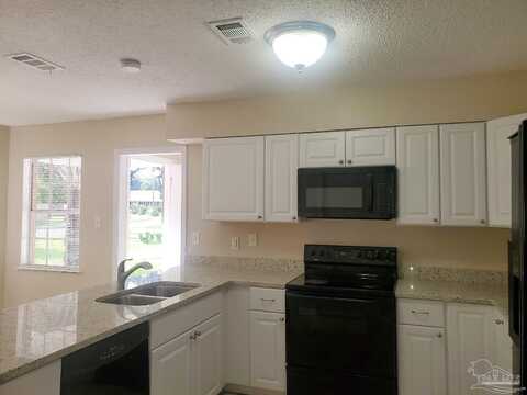 Vestavia, PENSACOLA, FL 32526