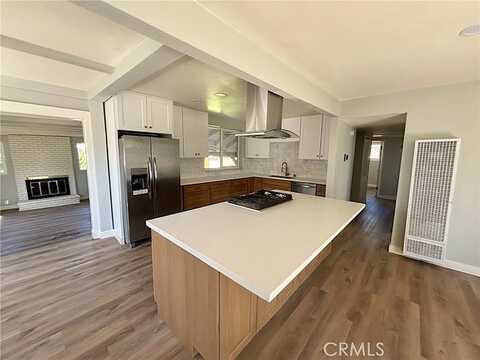 Los Coyotes, LA MIRADA, CA 90638
