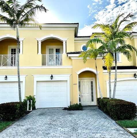 Kendra, PORT SAINT LUCIE, FL 34983
