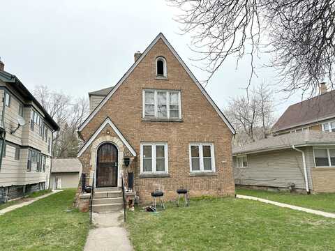 39Th, MILWAUKEE, WI 53216