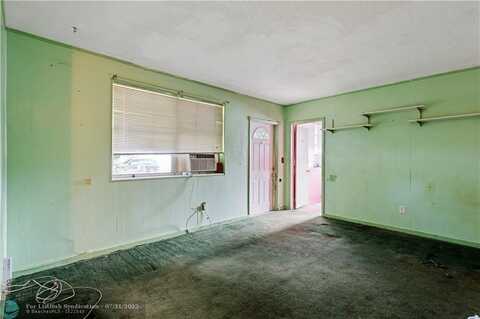 Sutton, WEST PARK, FL 33023