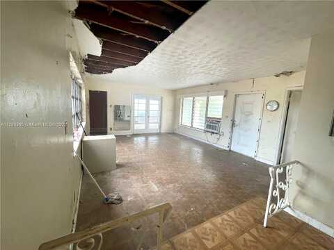 12Th, DANIA, FL 33004