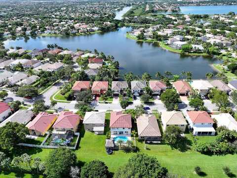 1St, PEMBROKE PINES, FL 33027