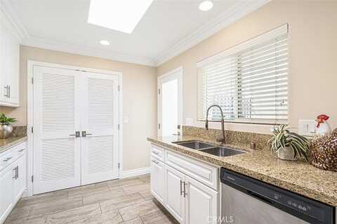 Avenida Sevilla, LAGUNA WOODS, CA 92637