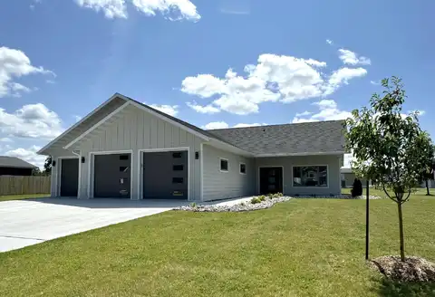 Lincoln, WARROAD, MN 56763