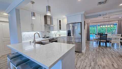 11Th, BOYNTON BEACH, FL 33435