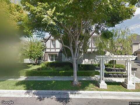 Three Vines, LADERA RANCH, CA 92694