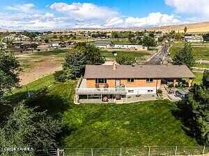 Gibson, SELAH, WA 98942