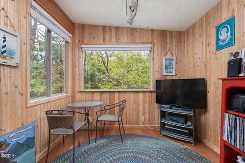 2Nd, LINCOLN CITY, OR 97367