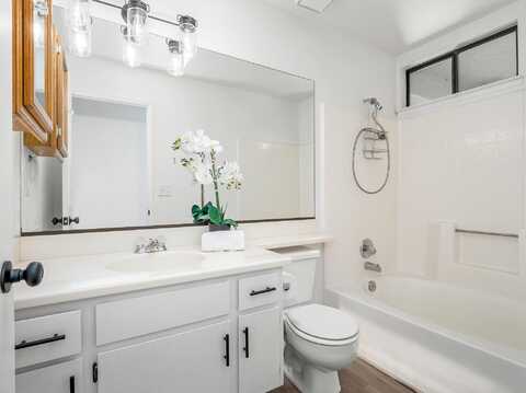 Vassar, VISALIA, CA 93292
