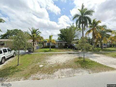157Th, NORTH MIAMI BEACH, FL 33162
