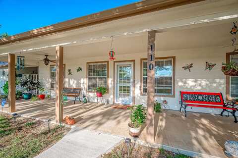 Kyle, ONALASKA, TX 77360