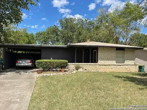 Trailing Oaks, LIVE OAK, TX 78233