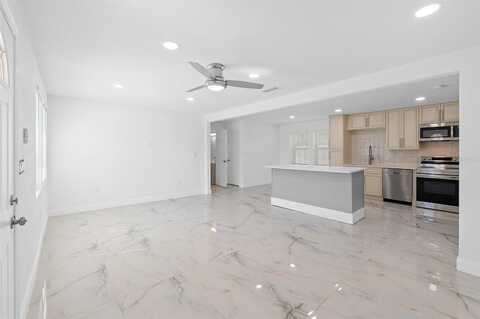 13Th, PALATKA, FL 32177
