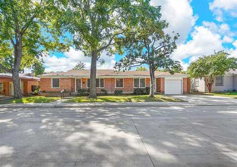 Tracyne, WESTWORTH VILLAGE, TX 76114