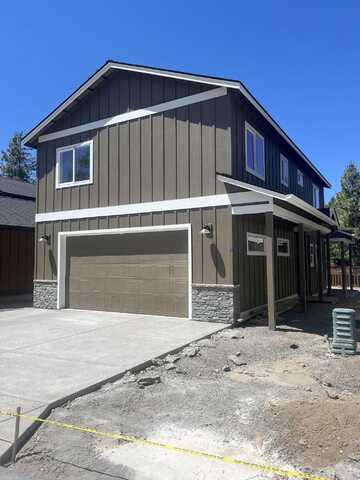 Hollygrape Street, Bend, OR 97702