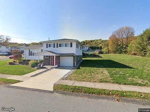 Roberts Dr, Olyphant, PA 18447