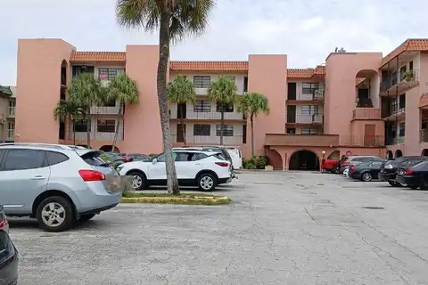 W 4Th Ave, Hialeah, FL 33012