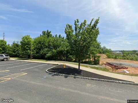 Fountain View Circle, Allentown, PA 18104