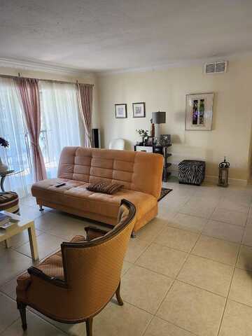 N Oakland Forest Dr, Oakland Park, FL 33309