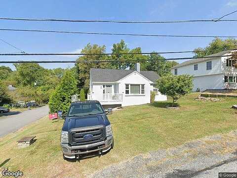 Sommers Ln, Upper Chichester, PA 19014