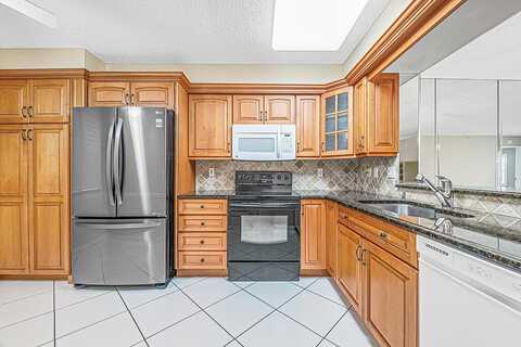 Huntington Pointe Drive, Delray Beach, FL 33484