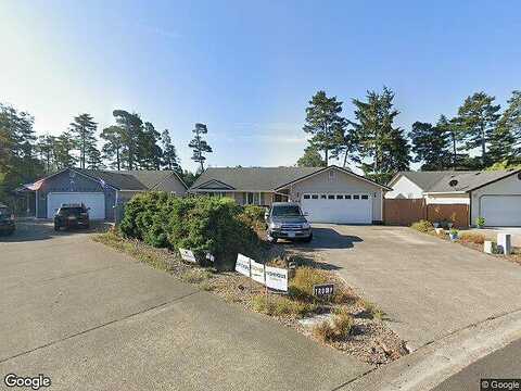 Hemlock St, Florence, OR 97439