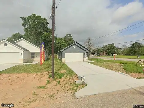 S 12Th St, West Columbia, TX 77486