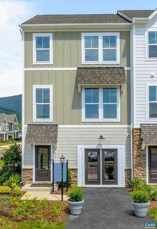 Lexi Ln, Crozet, VA 22932