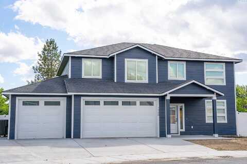 Beacon Rd, Grandview, WA 98930