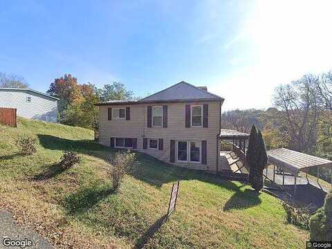 Manns Dr, Fairlawn, VA 24141