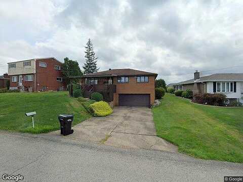 Roberta Dr, Irwin, PA 15642