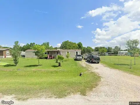 Beaumont St, Anahuac, TX 77514